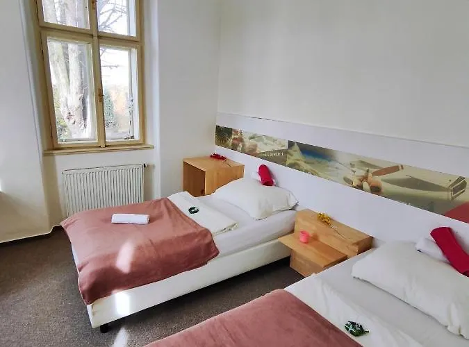 Stara Skola Otel Mezná