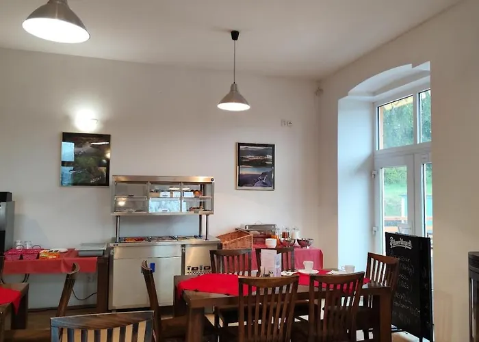 Stara Skola Otel Mezná